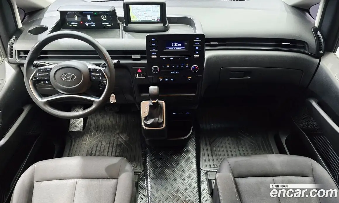 Hyundai Staria 2022 2.2 автомат (гидро), фото 10
