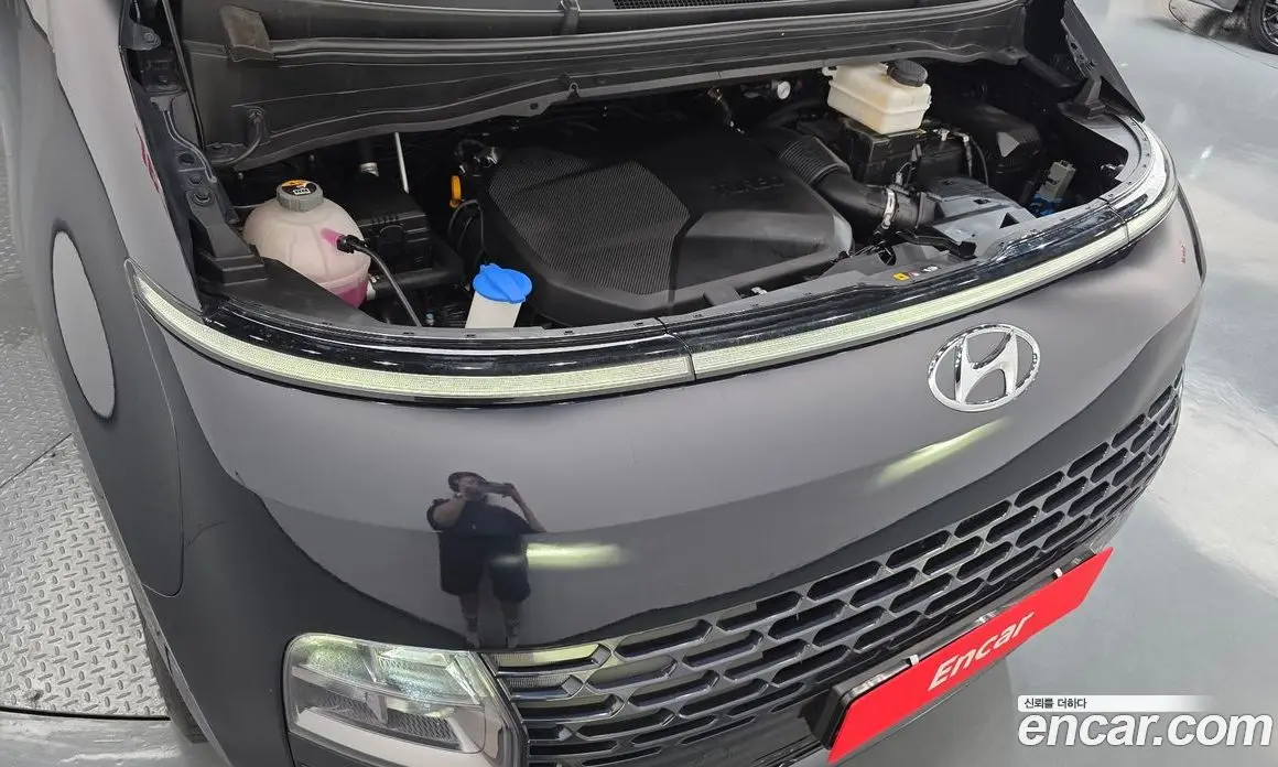 Hyundai Staria 2023 2.2 автомат (гидро), фото 6