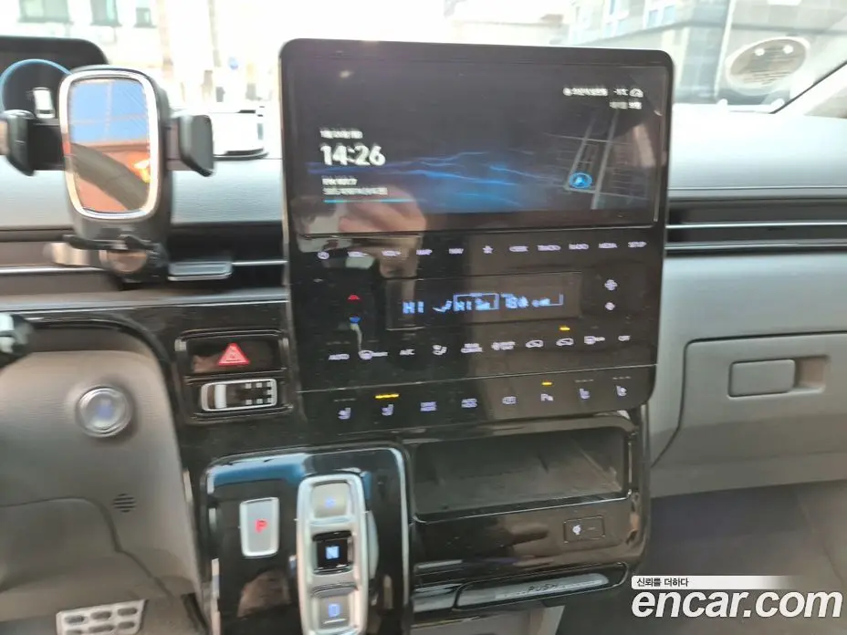 Hyundai Staria 2024 1.6 автомат (гидро), фото 11