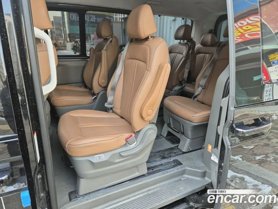 Hyundai Staria 2024 1.6 автомат (гидро), фото 15
