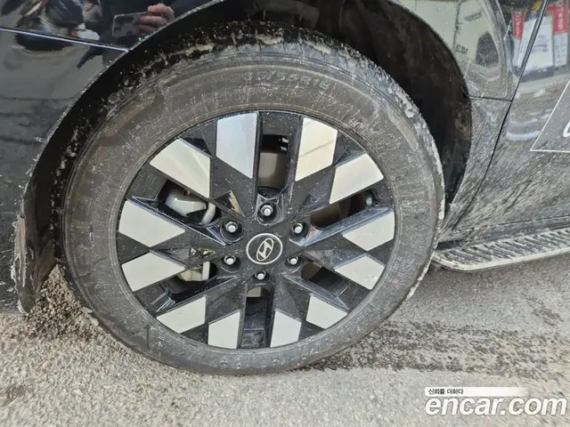 Hyundai Staria 2024 1.6 автомат (гидро), миниатюра 5