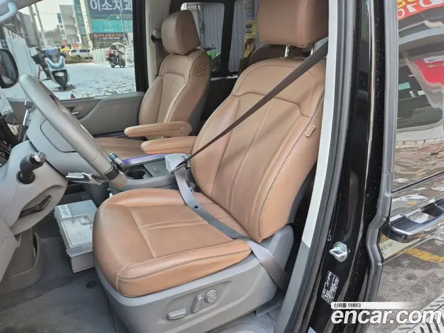 Hyundai Staria 2024 1.6 автомат (гидро), миниатюра 10