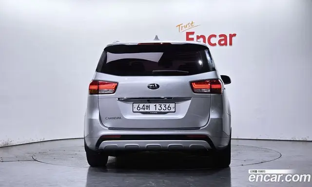 Kia Carnival 2014 2.2 автомат (гидро), миниатюра 4 Kia Carnival 2014 2.2 автомат (гидро), миниатюра 4