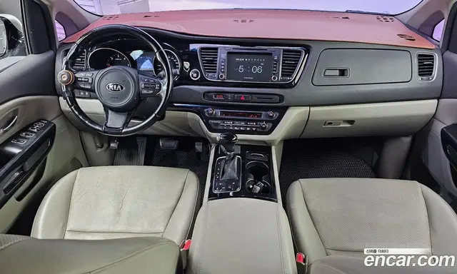 Kia Carnival 2014 2.2 автомат (гидро), миниатюра 7 Kia Carnival 2014 2.2 автомат (гидро), миниатюра 7