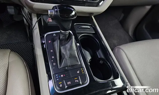 Kia Carnival 2014 2.2 автомат (гидро), миниатюра 9 Kia Carnival 2014 2.2 автомат (гидро), миниатюра 9