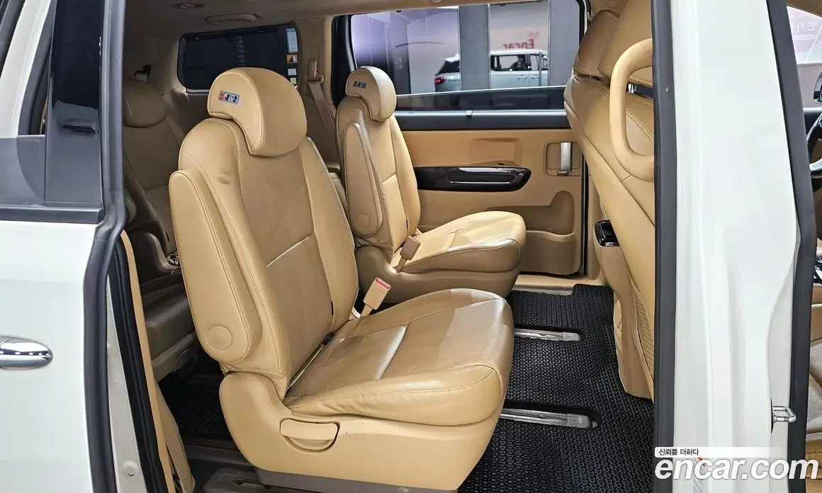 Kia Carnival 2015 2.2 автомат (гидро), фото 12