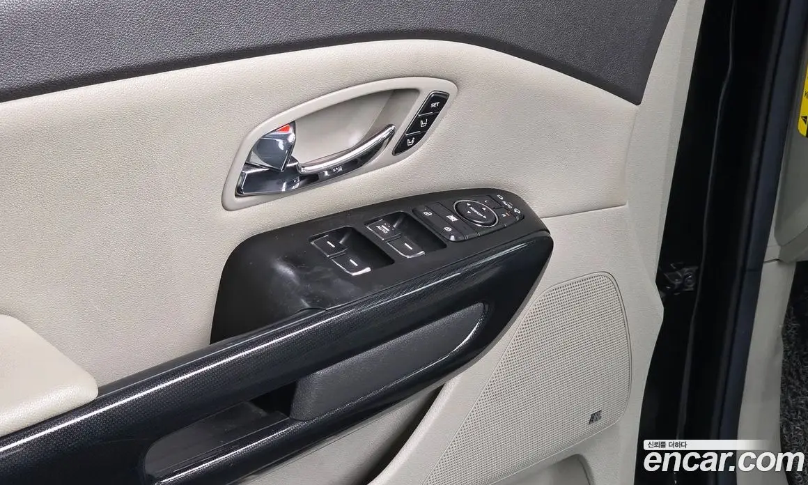 Kia Carnival 2016 2.2 автомат (гидро), фото 16 Kia Carnival 2016 2.2 автомат (гидро), фото 16