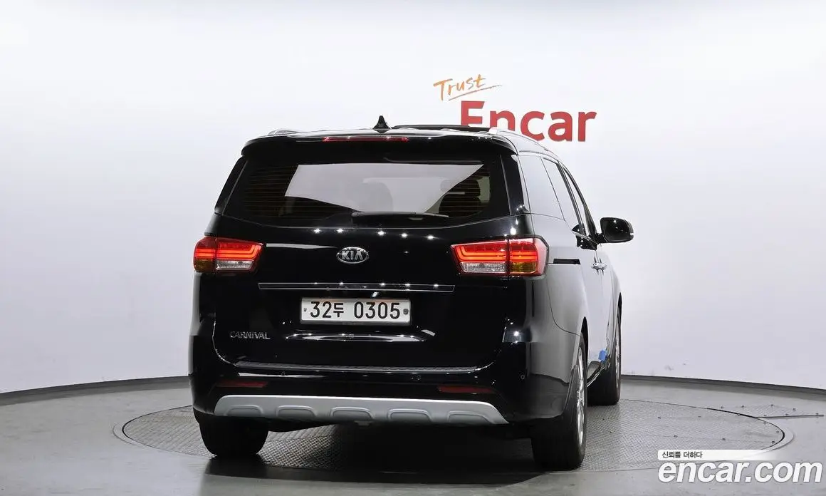 Kia Carnival 2016 2.2 автомат (гидро), фото 4 Kia Carnival 2016 2.2 автомат (гидро), фото 4