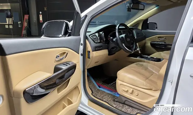 Kia Carnival 2018 2.2 автомат (гидро), миниатюра 11