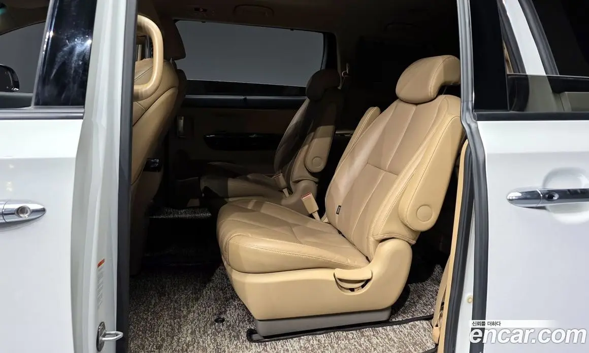 Kia Carnival 2018 2.2 автомат (гидро), фото 12