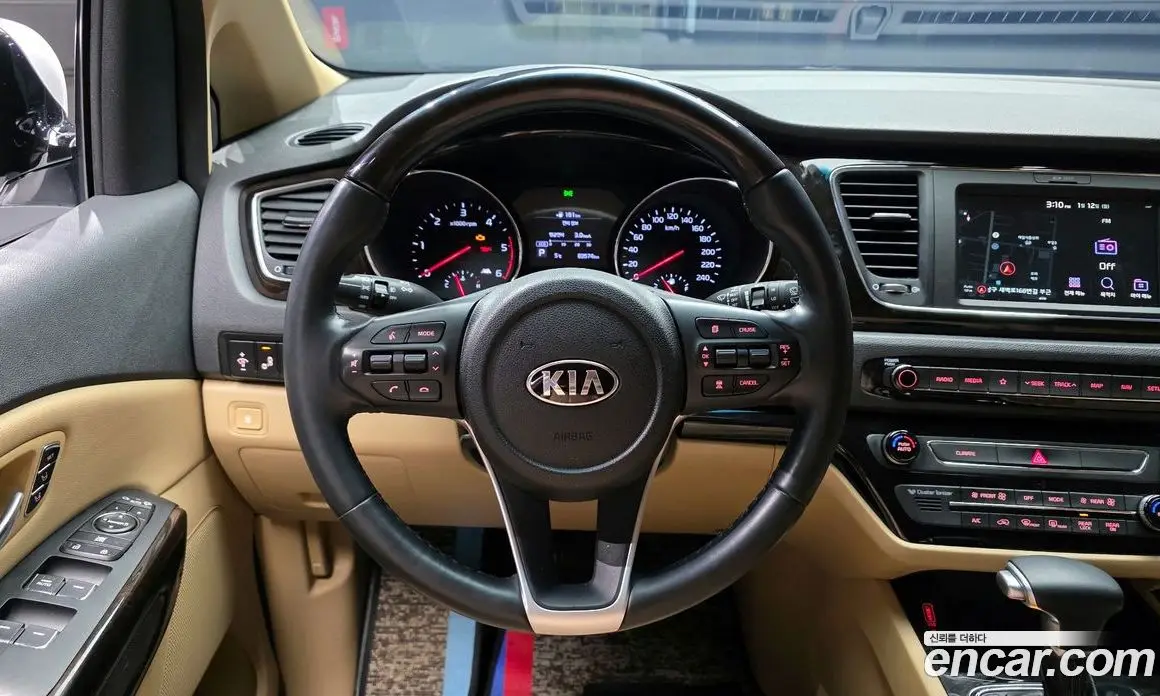 Kia Carnival 2018 2.2 автомат (гидро), фото 13