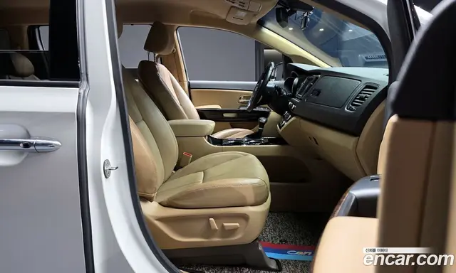 Kia Carnival 2018 2.2 автомат (гидро), миниатюра 10