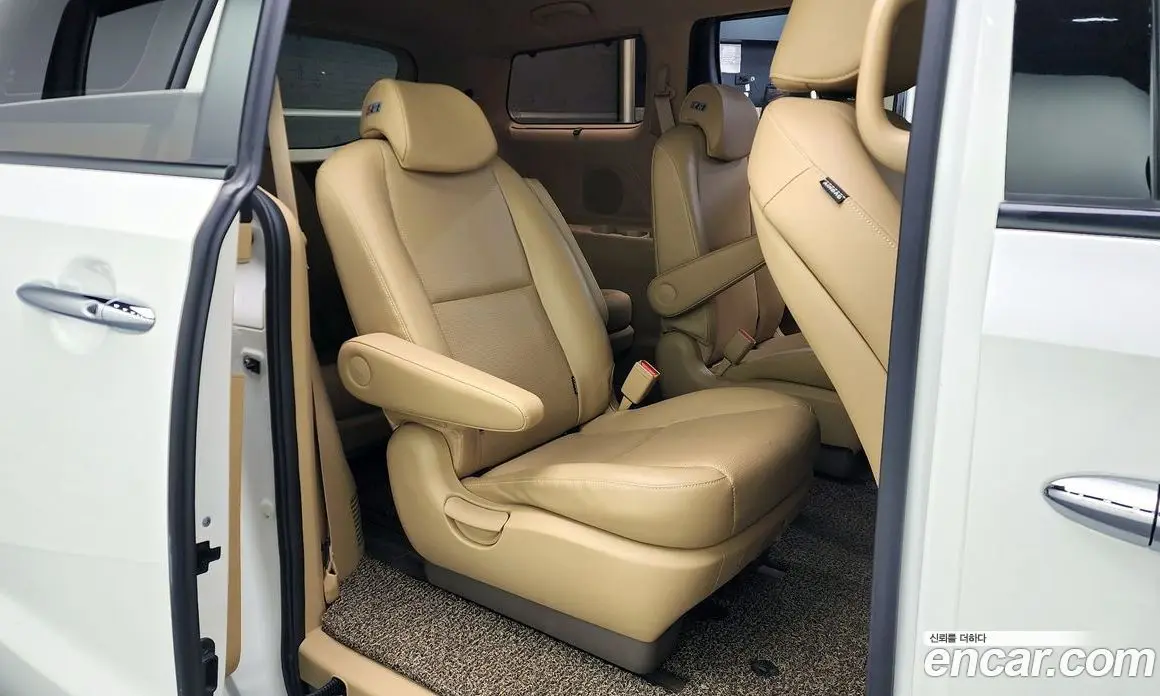 Kia Carnival 2018 2.2 автомат (гидро), фото 12 Kia Carnival 2018 2.2 автомат (гидро), фото 12