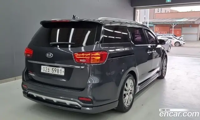 Kia Carnival 2018 2.2 автомат (гидро), миниатюра 2