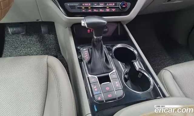 Kia Carnival 2018 2.2 автомат (гидро), миниатюра 9