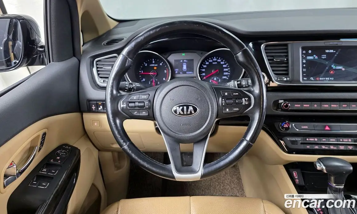 Kia Carnival 2019 2.2 автомат (гидро), фото 13