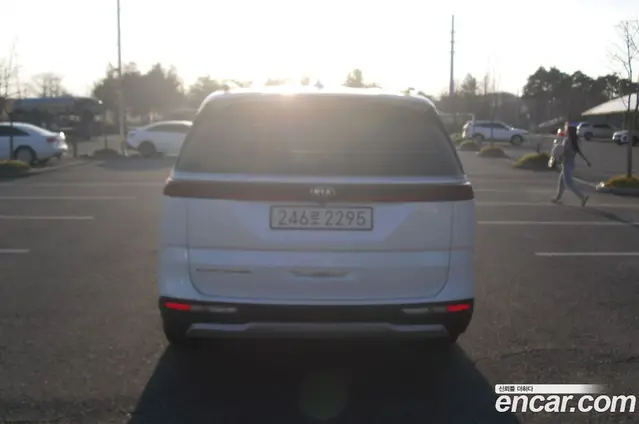 Kia Carnival 2021 2.2 автомат (гидро), миниатюра 4