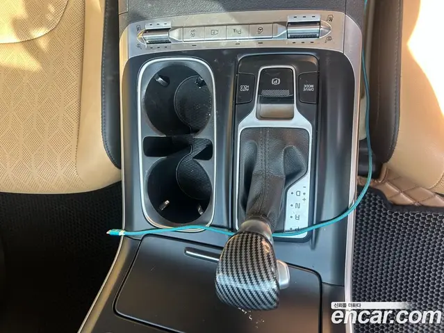 Kia Carnival 2021 2.2 автомат (гидро), миниатюра 8