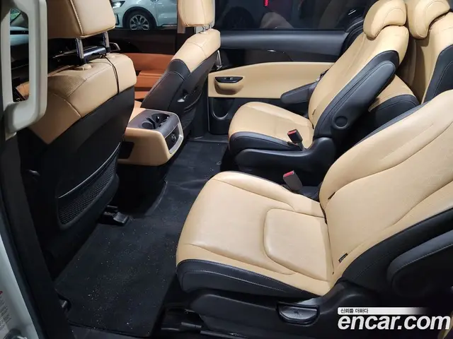 Kia Carnival 2021 2.2 автомат (гидро), миниатюра 10 Kia Carnival 2021 2.2 автомат (гидро), миниатюра 10