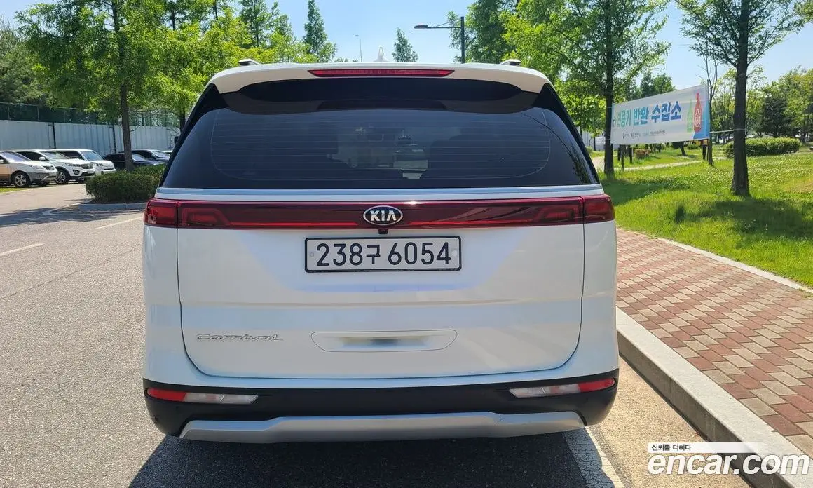 Kia Carnival 2021 2.2 автомат (гидро), фото 4 Kia Carnival 2021 2.2 автомат (гидро), фото 4