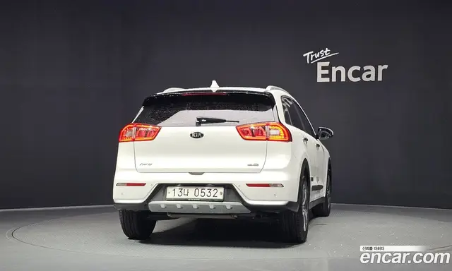 Kia Niro 2016 1.6 автомат (гидро), миниатюра 4 Kia Niro 2016 1.6 автомат (гидро), миниатюра 4