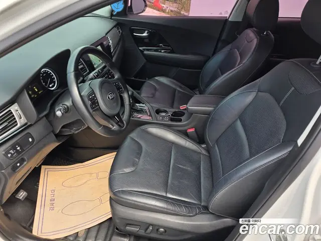 Kia Niro 2017 1.6 автомат (гидро), миниатюра 10 Kia Niro 2017 1.6 автомат (гидро), миниатюра 10