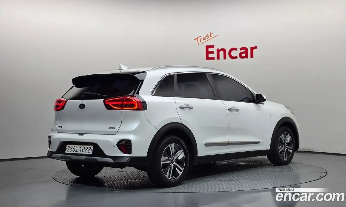 Kia Niro 2019 1.6 автомат (гидро), фото 2 Kia Niro 2019 1.6 автомат (гидро), фото 2