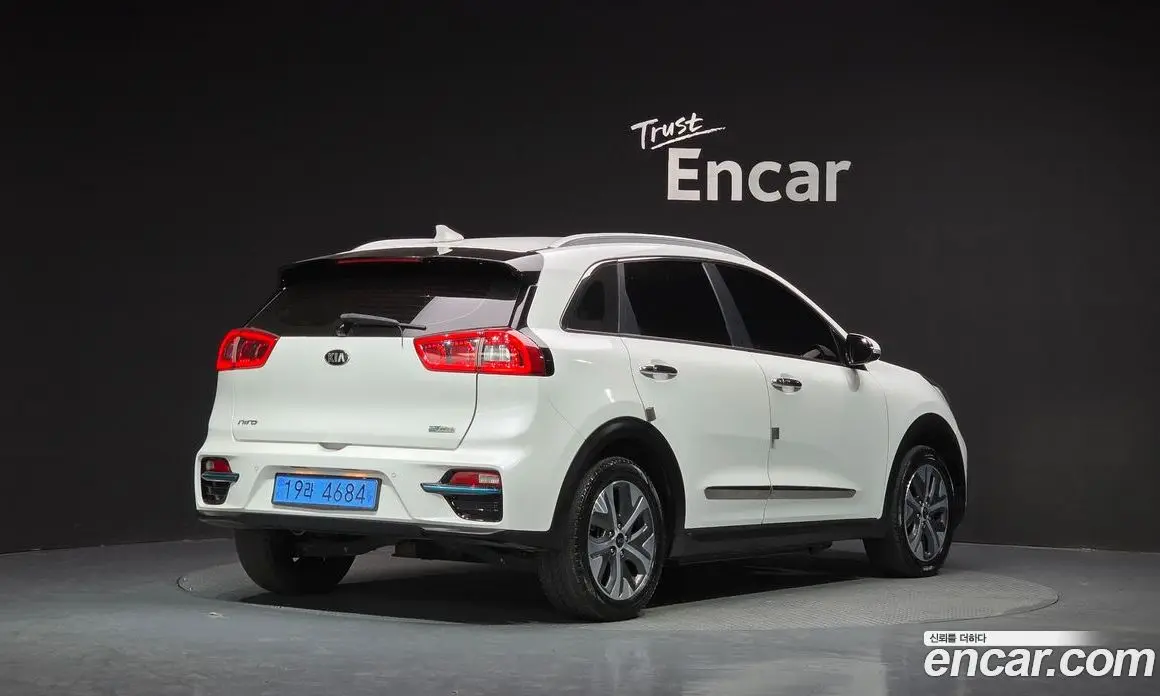Kia Niro 2019 0.2 автомат (гидро), фото 2