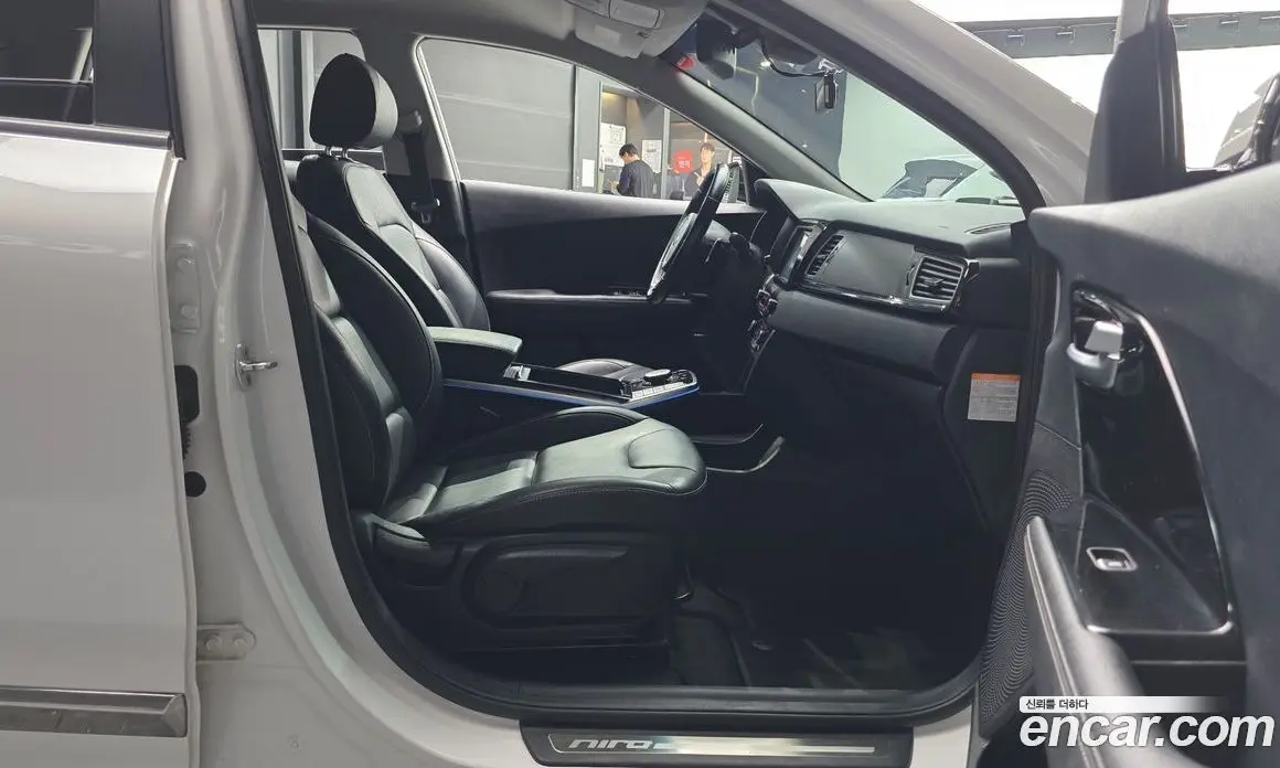 Kia Niro 2019 0.2 автомат (гидро), фото 11
