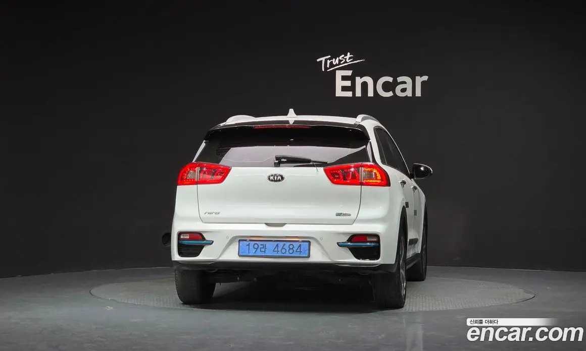 Kia Niro 2019 0.2 автомат (гидро), фото 4