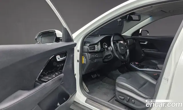Kia Niro 2019 0.2 автомат (гидро), миниатюра 10