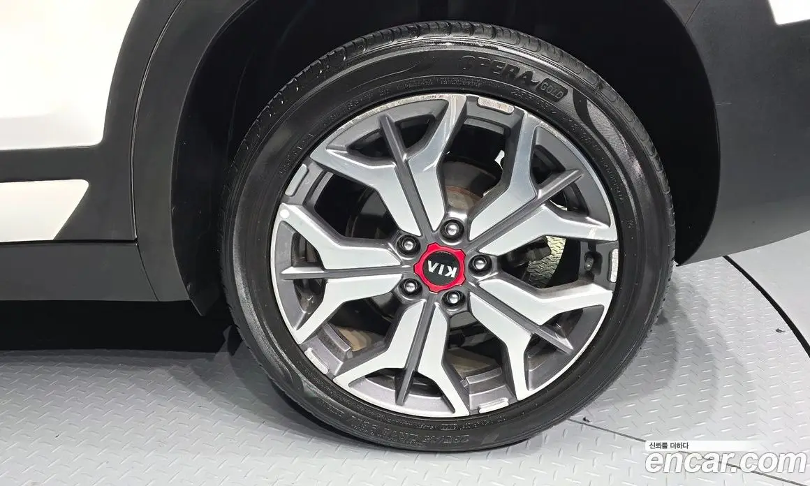 Kia Seltos 2020 1.6 автомат (гидро), фото 5