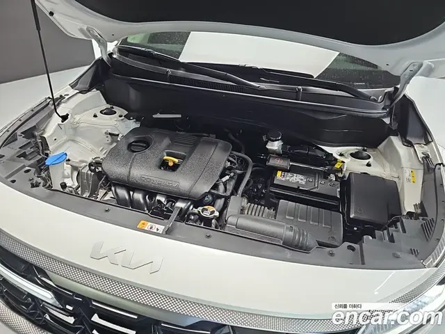 Kia Seltos 2023 2.0 автомат (гидро), миниатюра 6