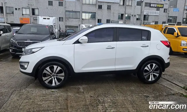 Kia Sportage 2013 2.0 автомат (гидро), миниатюра 9