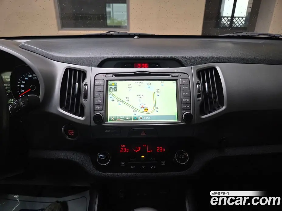 Kia Sportage 2014 2.0 автомат (гидро), фото 14