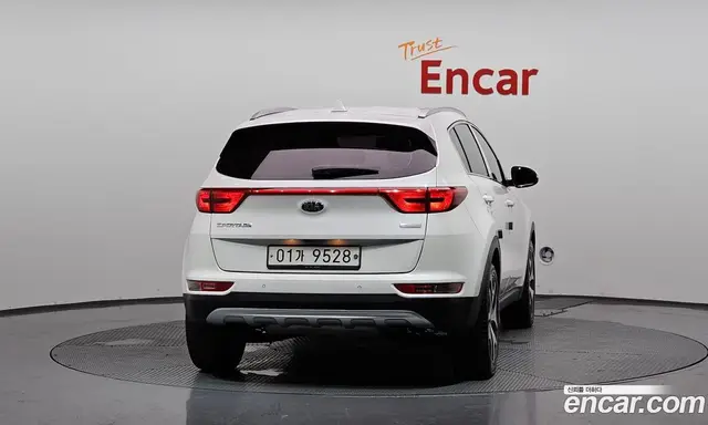 Kia Sportage 2017 2.0 автомат (гидро), миниатюра 3