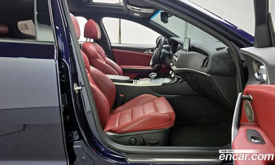 Kia Stinger 2018 3.3 автомат (гидро), фото 10 Kia Stinger 2018 3.3 автомат (гидро), фото 10