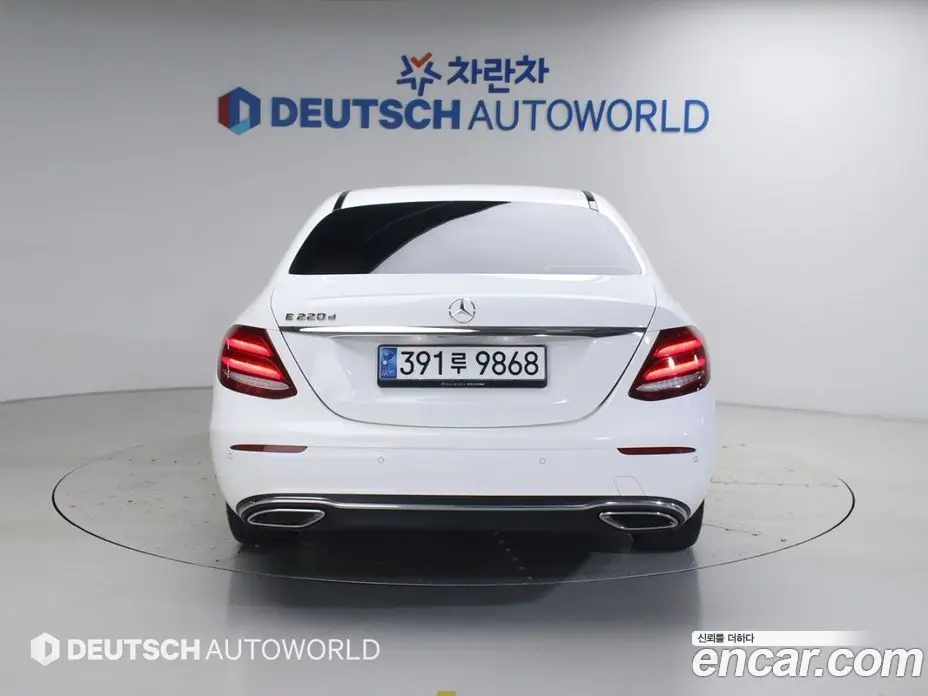Mercedes-Benz E-Class 2016 1.9 автомат (гидро), фото 4 Mercedes-Benz E-Class 2016 1.9 автомат (гидро), фото 4