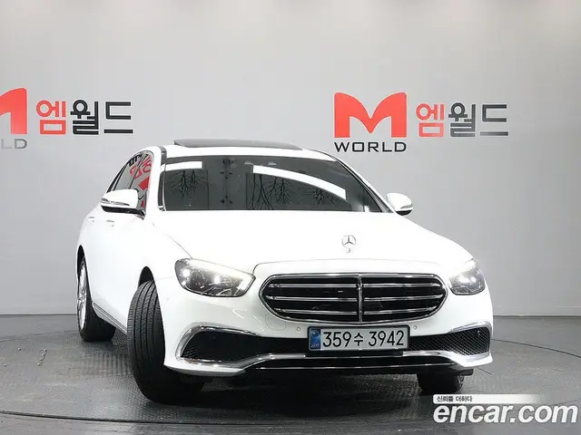 Mercedes-Benz E-Class 2021 2.0 автомат (гидро), миниатюра 2