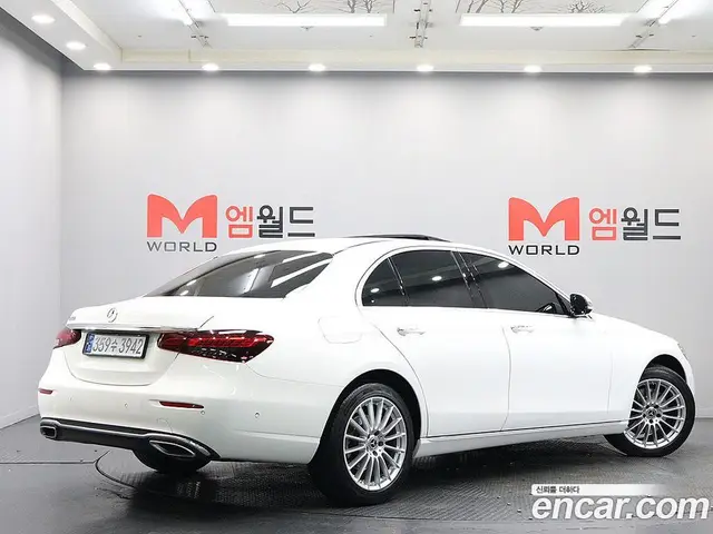 Mercedes-Benz E-Class 2021 2.0 автомат (гидро), миниатюра 3