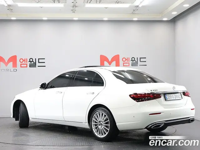 Mercedes-Benz E-Class 2021 2.0 автомат (гидро), миниатюра 4