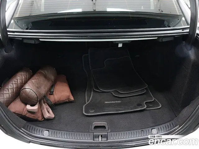 Mercedes-Benz E-Class 2021 2.0 автомат (гидро), миниатюра 5