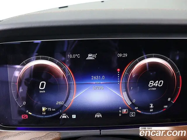 Mercedes-Benz E-Class 2021 2.0 автомат (гидро), миниатюра 6