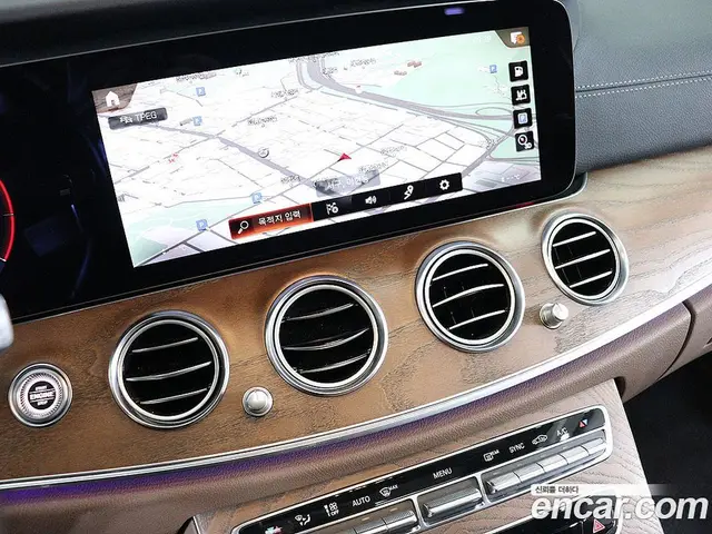 Mercedes-Benz E-Class 2021 2.0 автомат (гидро), миниатюра 8