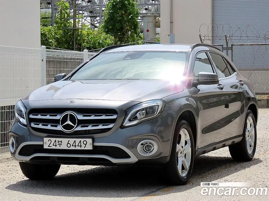Mercedes-Benz GLA-Class 2018 2.0 автомат (гидро), фото 1 Mercedes-Benz GLA-Class 2018 2.0 автомат (гидро), фото 1