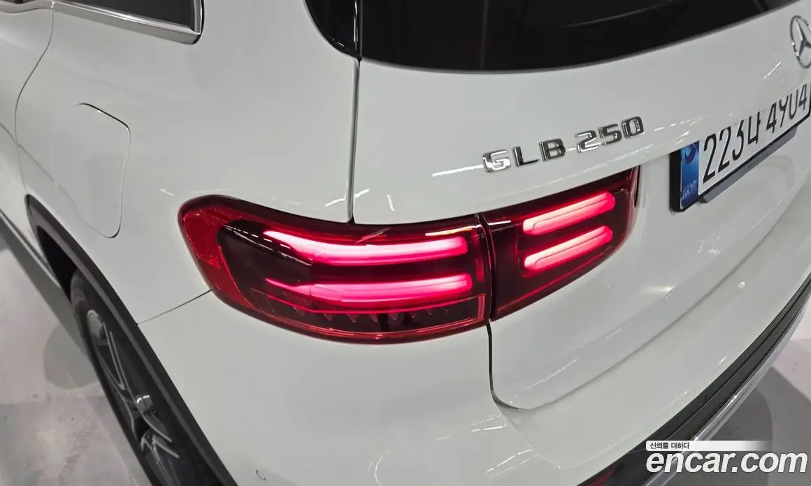 Mercedes-Benz GLB-Class 2025 2.0 автомат (гидро), фото 13