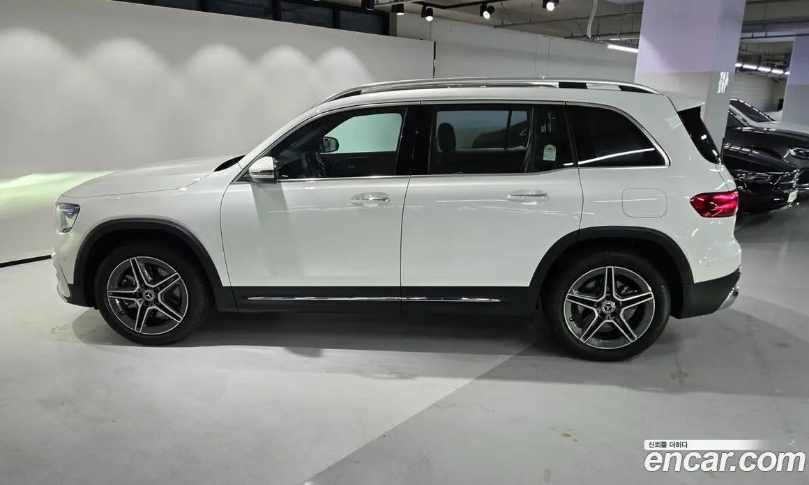 Mercedes-Benz GLB-Class 2025 2.0 автомат (гидро), фото 8