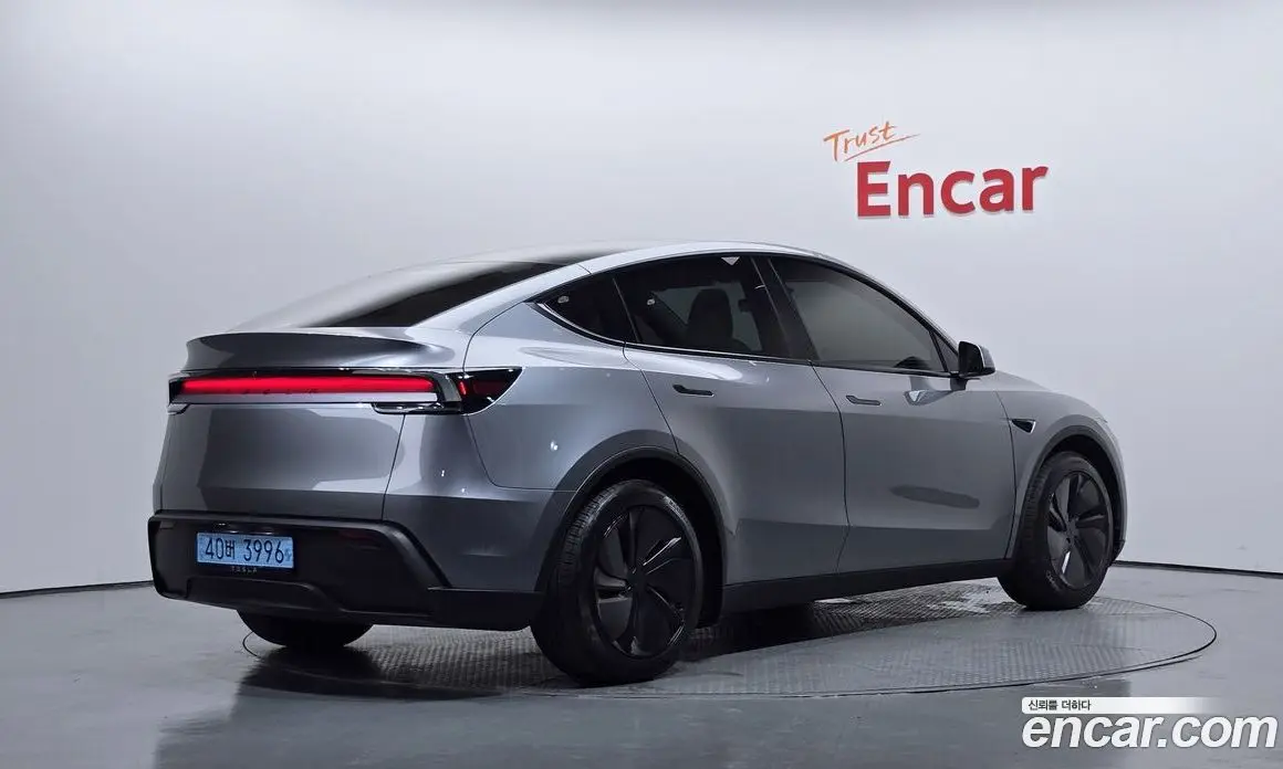 Tesla Model Y 2025 0.2 автомат (гидро), фото 2 Tesla Model Y 2025 0.2 автомат (гидро), фото 2
