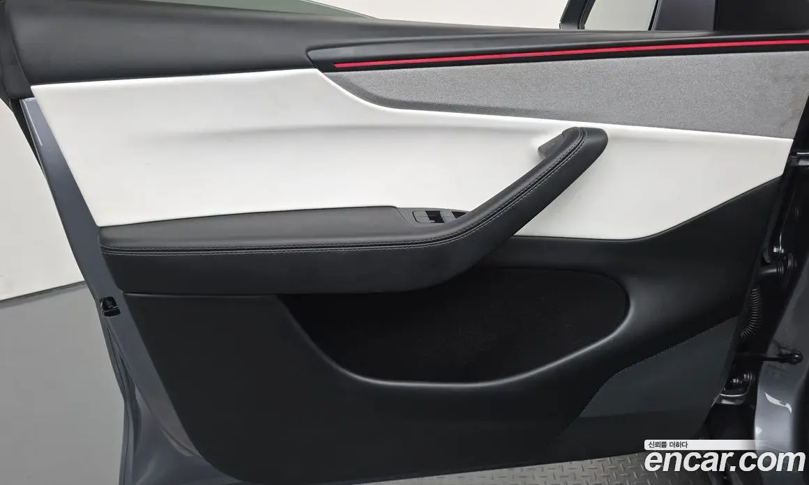 Tesla Model Y 2025 0.2 автомат (гидро), фото 14 Tesla Model Y 2025 0.2 автомат (гидро), фото 14