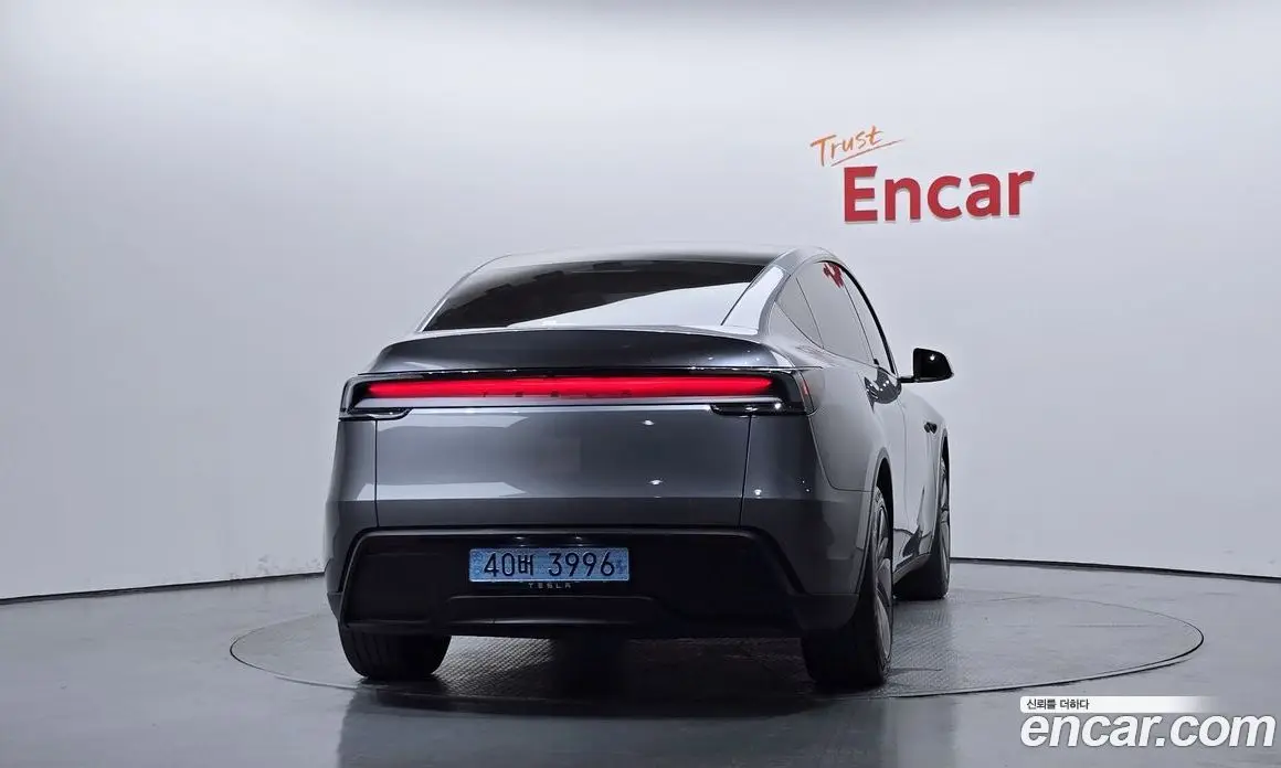 Tesla Model Y 2025 0.2 автомат (гидро), фото 4 Tesla Model Y 2025 0.2 автомат (гидро), фото 4